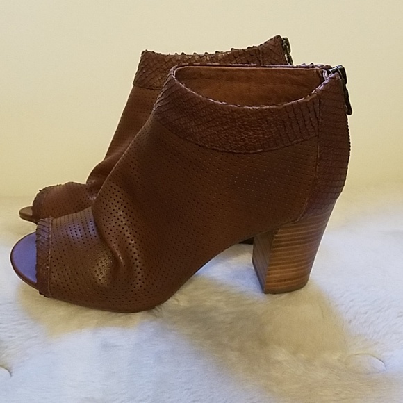 Steve Madden Ankle Boots (BRAND NEW!!!) - Picture 3 of 4